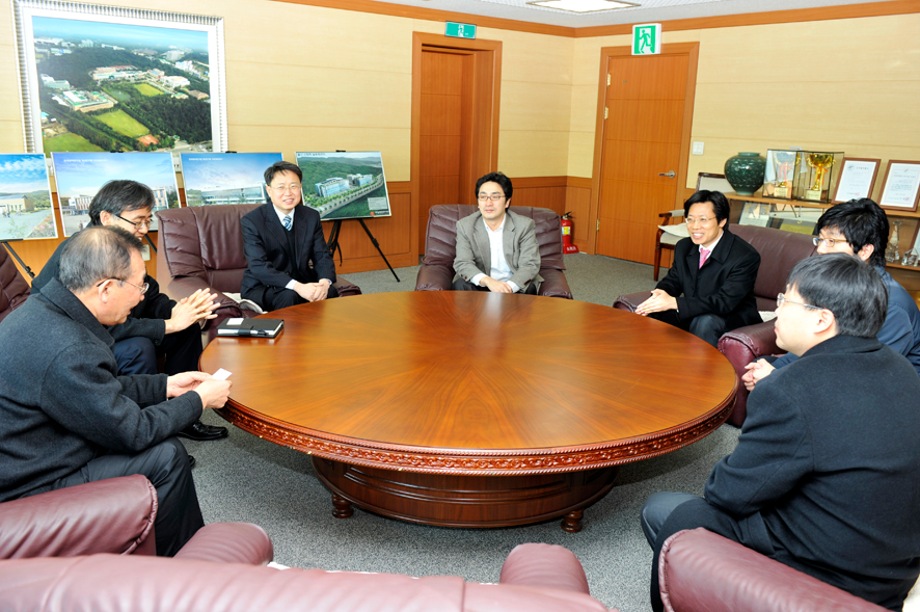 국회 예산결산위원회 과장 내방 이미지