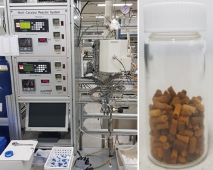이산화탄소로부터 ‘프로필렌 카보네이트’ 합성을 위한 연속 반응기(좌) 및 촉매(우)